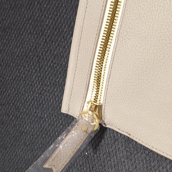India Hicks NWT in Taupe Pebbled Leather Clutch. 11.5x8.5 Inches. - Picture 5 of 11